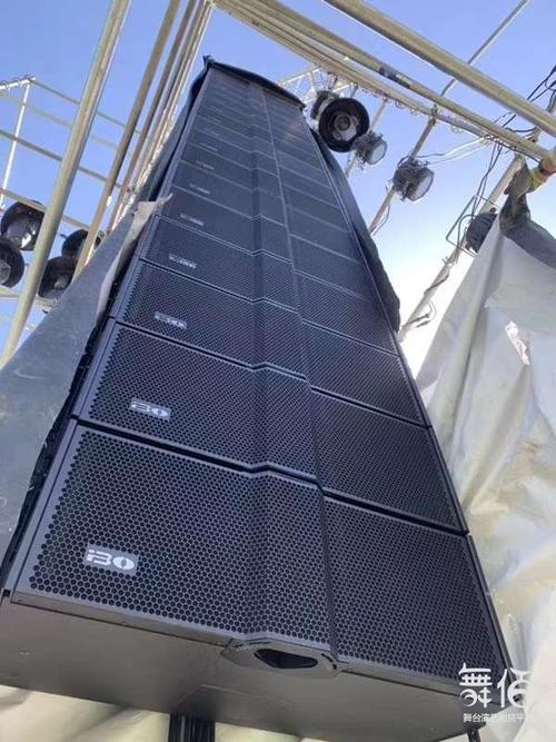 廣元市專業舞臺燈光音響設備租賃 線陣音響8+4+4與桁架大屏一站式服務